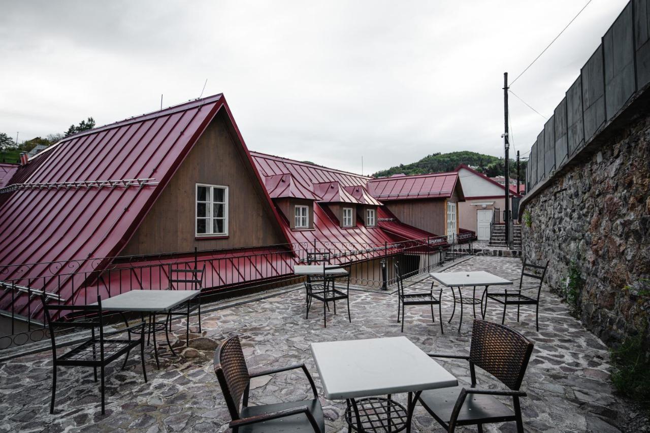 Hostel Cosmopolitan* Banska Stiavnica Bagian luar foto